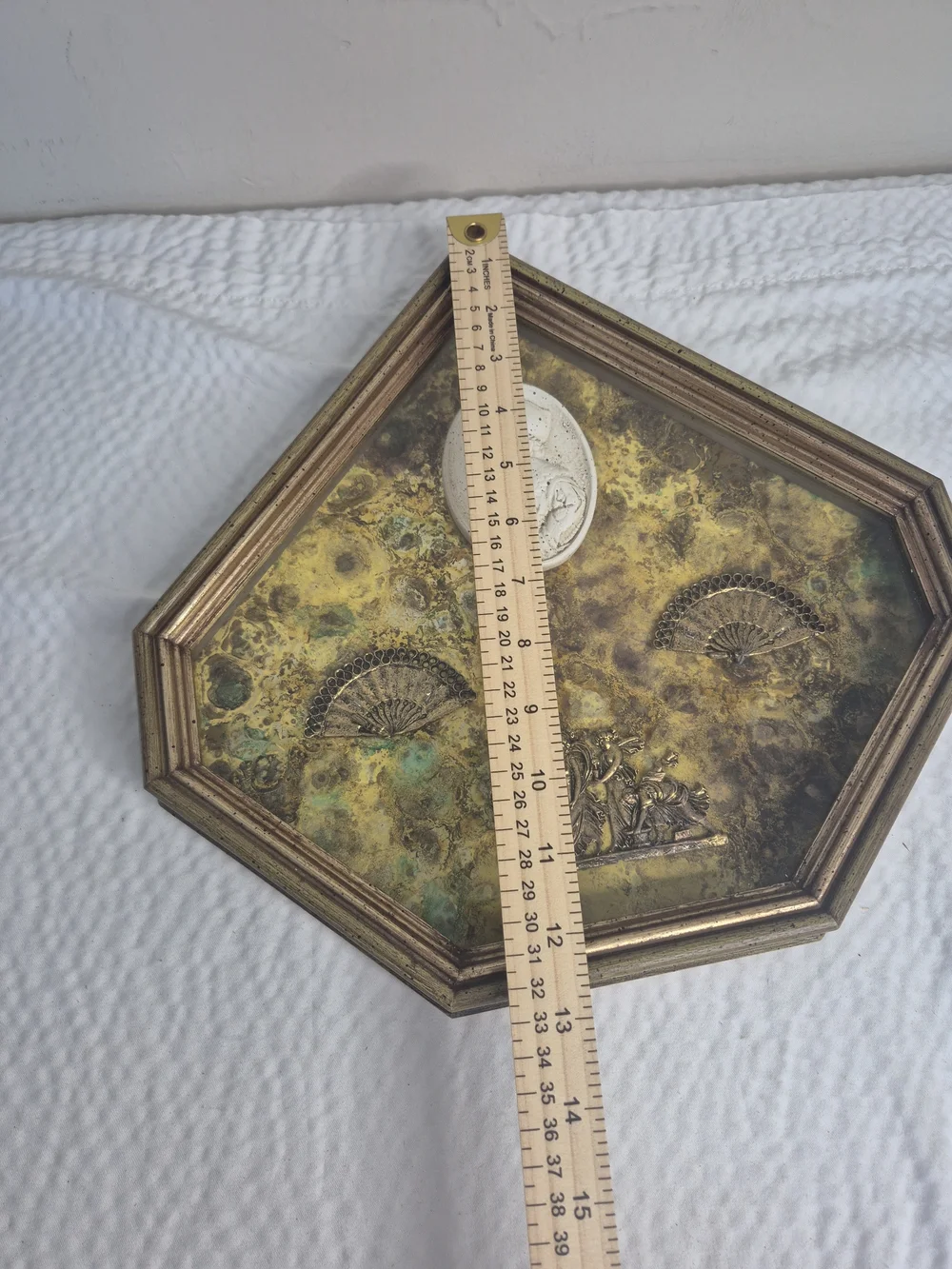 Shadow Box Vintage Dorado Con Elementos Clasicos Y Camafeo, Decoracion Mind _...